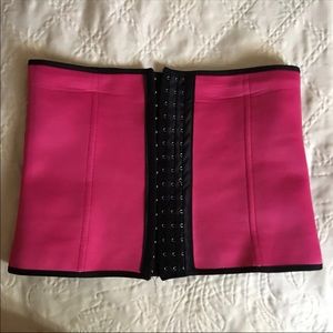 Waist trainer
